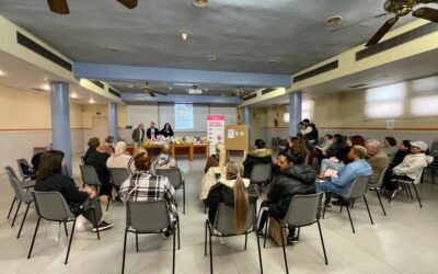 La Descomunal dona ‘Coixins amb cor’ a l’Associació Contra el Càncer de Lleida